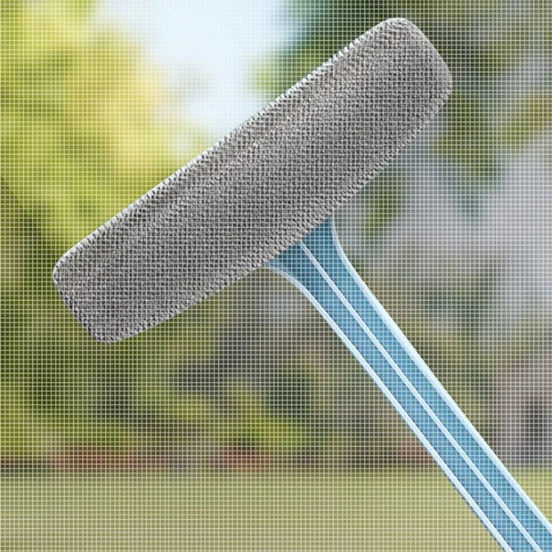 Retractable Window Mesh Screen Brush