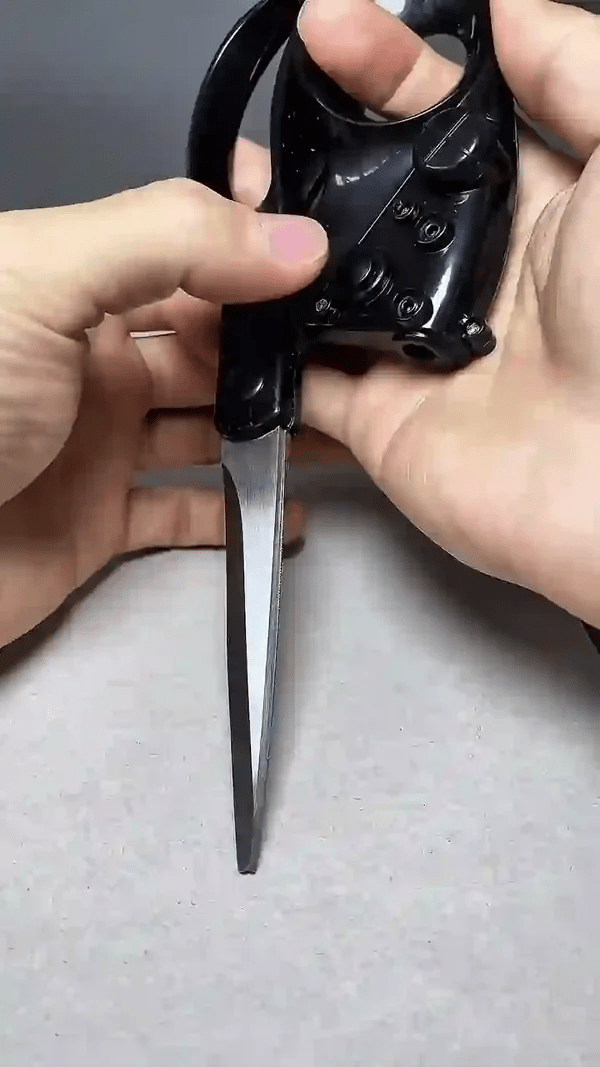 1+1 FREE TODAY  CutSight™ - Laser Scissors